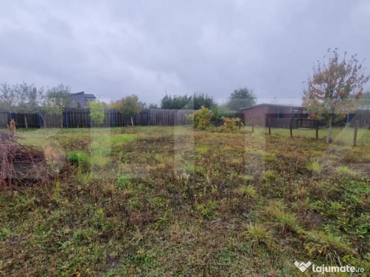 Teren Intravilan Harman cu utilitati , ingradit si casauta d - 1