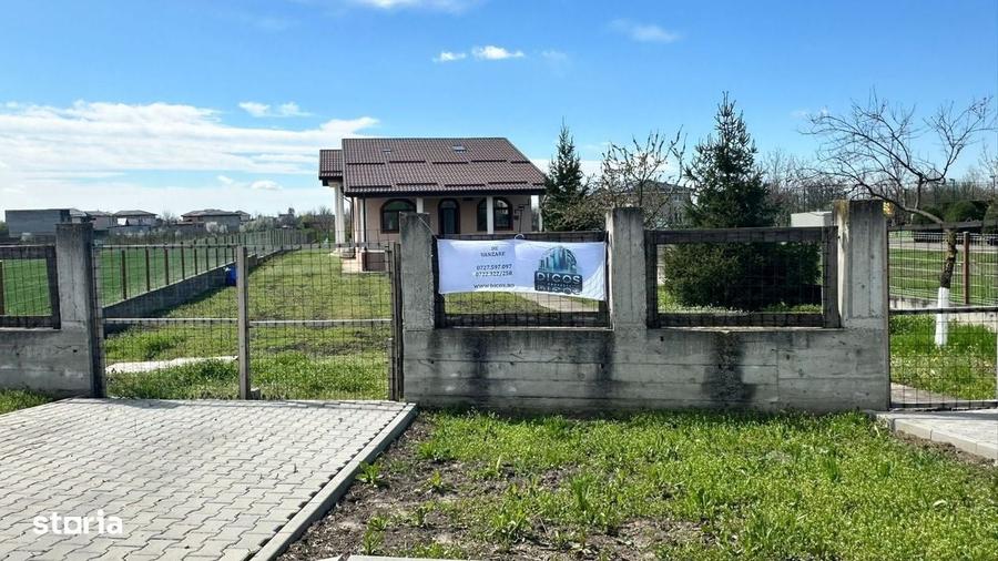 Casă cu 4 camere în Remuș