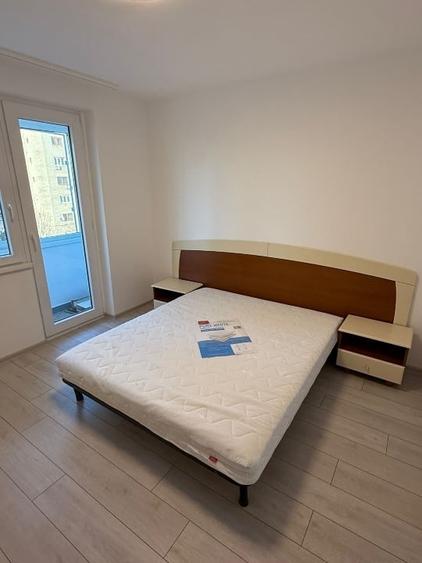 Apartament 4 camere de inchiriat zona Tineretului - vedere partiala spre parc - 1