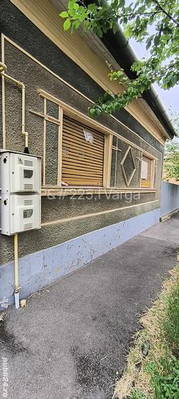 Casa de vanzare in Iosia nord , la 15 de centrul orasului mers pe jos.