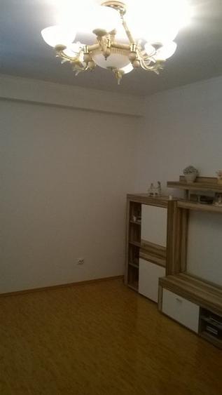 ,3 cam in vila,2 intrari,parter,PARCARE 2 -3 AUTOTURISME, - 15