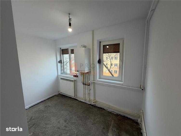 Apartament 3 camere cf 2 decomandat Zona Micro 14 - 8