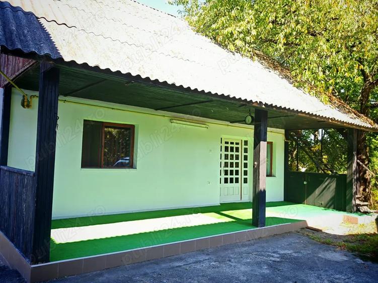 Casa centrala ?omcuta Mare 2 locuin?e + teren 16 ari - 9