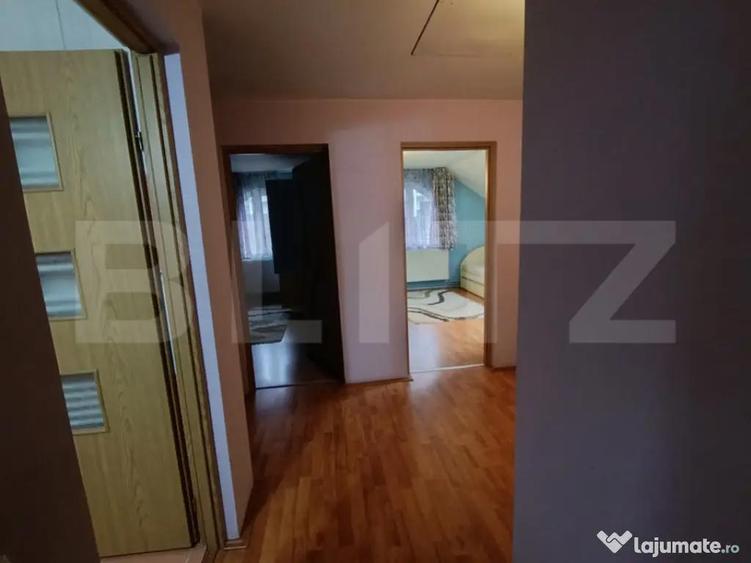 Casa de vanzare, cu 5 camere ?i un teren de 600 mp, zona u - 2