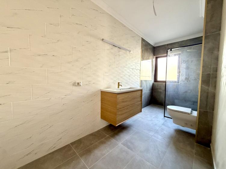 Duplex cu 4 camere cu Canalizare în Dumbrăvița