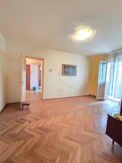 3 Camere confort 1, Zona Garii etaj 2 Liber - 3