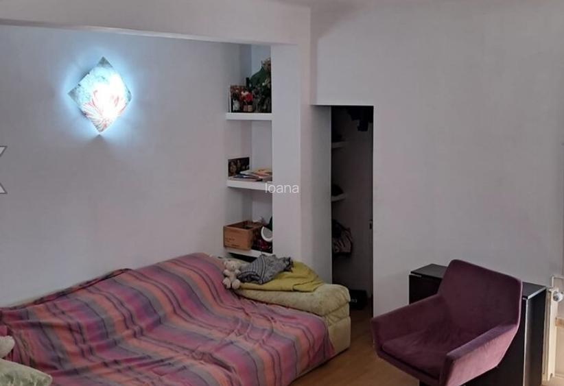 Unirii,la mansarda, decomandat,Amenajat CENTRALA TERMICA boxa,2 bai,Liber