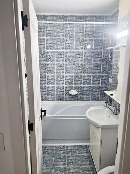 Apartament cu 2 camere semidecomandat în Berceni