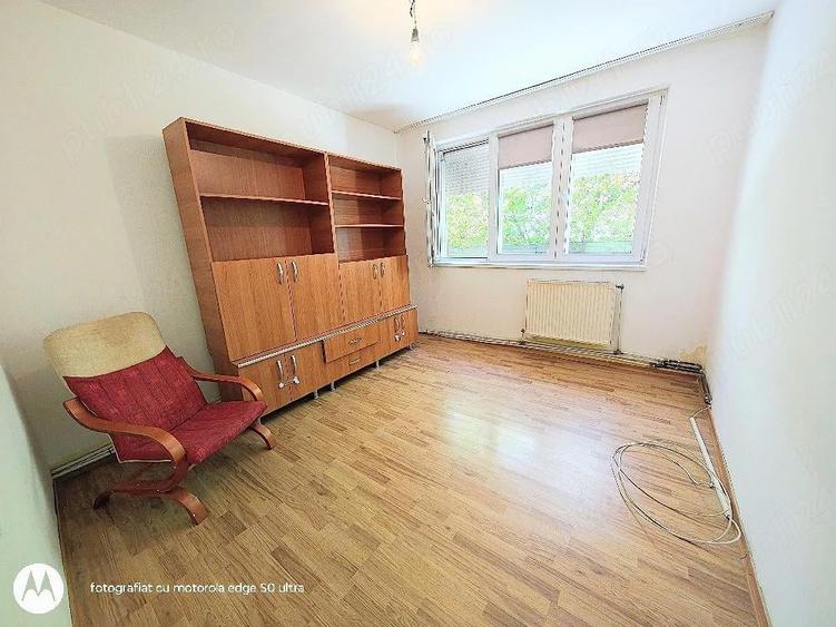 Vand apartament cu 2 camere cu gradina, Hunedoara, micro 4, parter. Pret 36500 EUR neg - 2