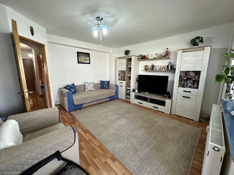 Aviației 2 camere renovat complet cu centrală  zona superba. - 1