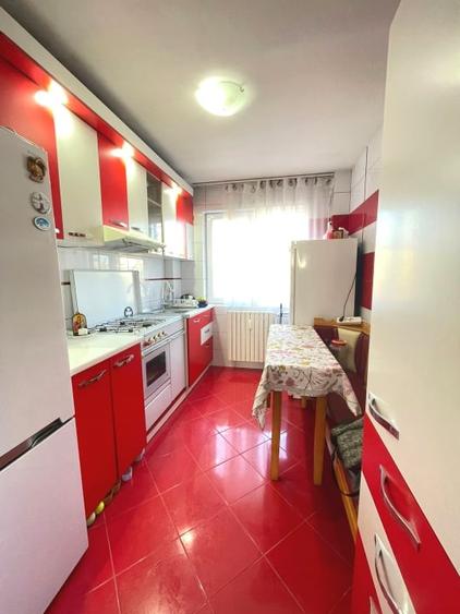 Apartament 3 camere decomandat-Piata Nicolina-etaj intermediar - 2