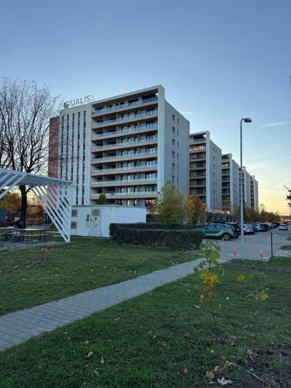 Mall Coresi, Qualis 2, ap cu doua camere modificat open - space, GENEROS, 67 mp - 1