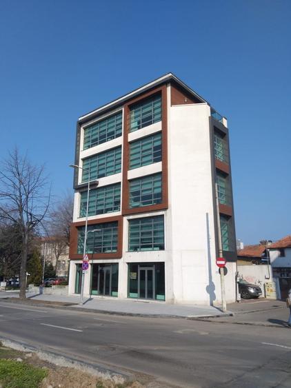 Bd. Mamaia -Univ. Ovidius -cladire de birouri / spatii comerciale de vanzare - 1