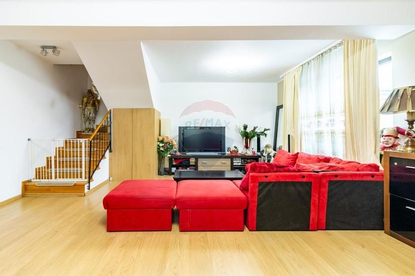 Casă / Vilă de vanzare in Otopeni, ansamblu rezidential, langa centru - 2