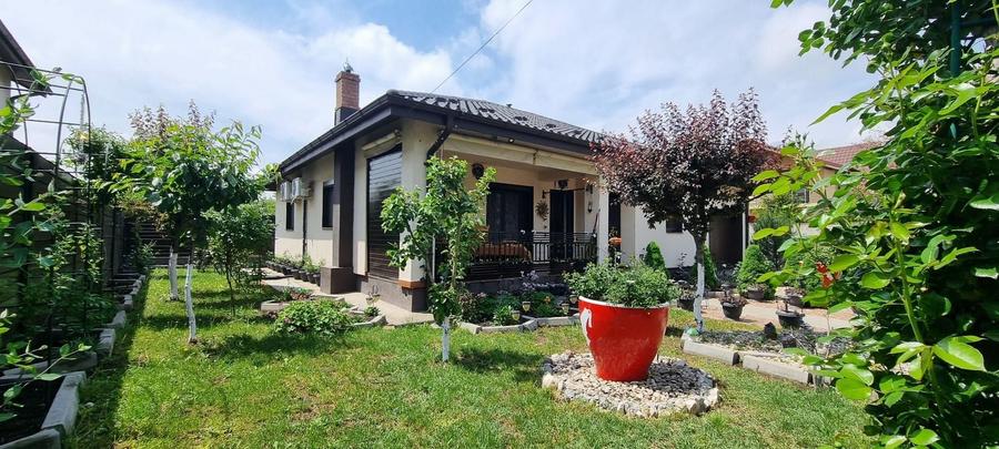 Parter cu structură pentru etaj, curte amenajată și organizare impeca - 1