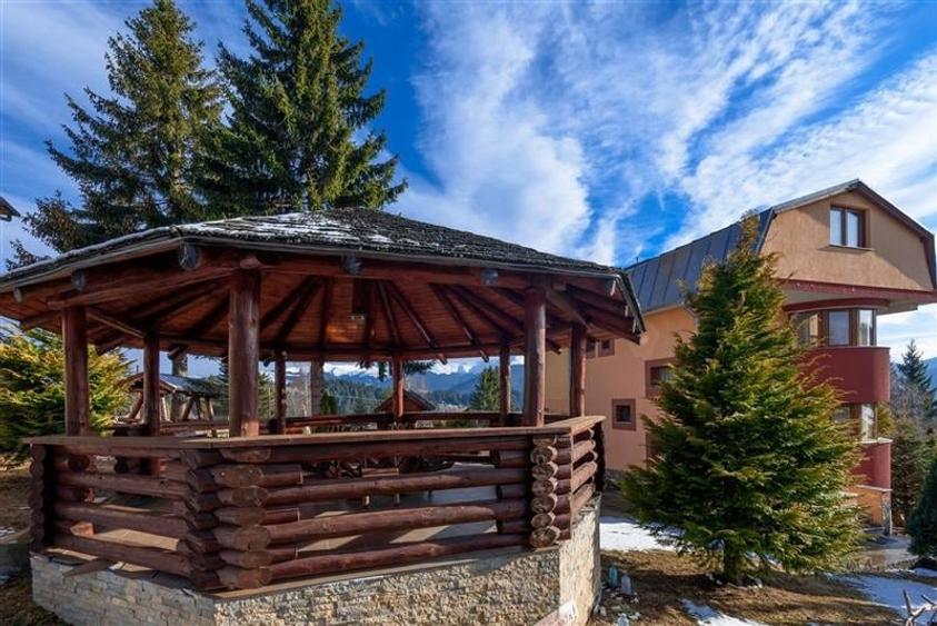 Complex turistic cu privelisti picturale,apa curativa,aer pur,o experienta de in - 14