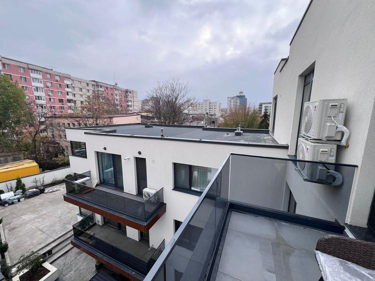 De inchiriat 2 camere lux, central - zona Eminescu - 18