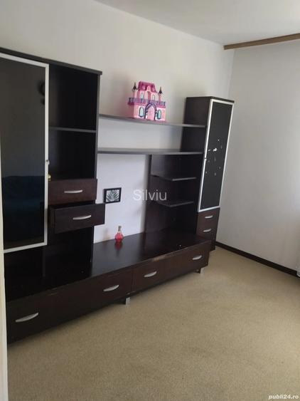 Vand apartament cu doua camere Vand apartament cu doua camere