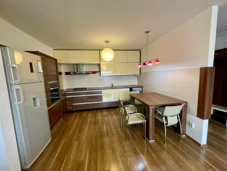 Apartament cu 3 camere- Podul de fier-Bloc Nou - 1