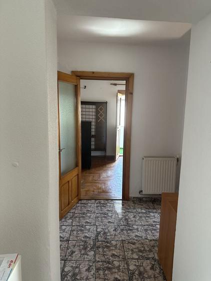 Inchiriez apartament cu 2 camere in zona Liceului Vasile Conta. - 7