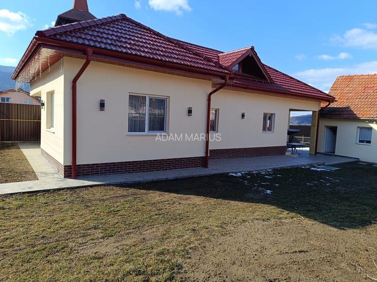 Casă cu 3 camere în Vețel