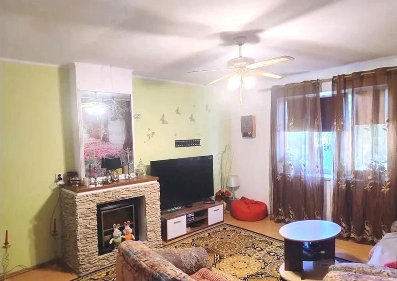 Vanzare Casa 5 camere Nefinisata cu 930 mp teren strada asfaltata CETATE - 2