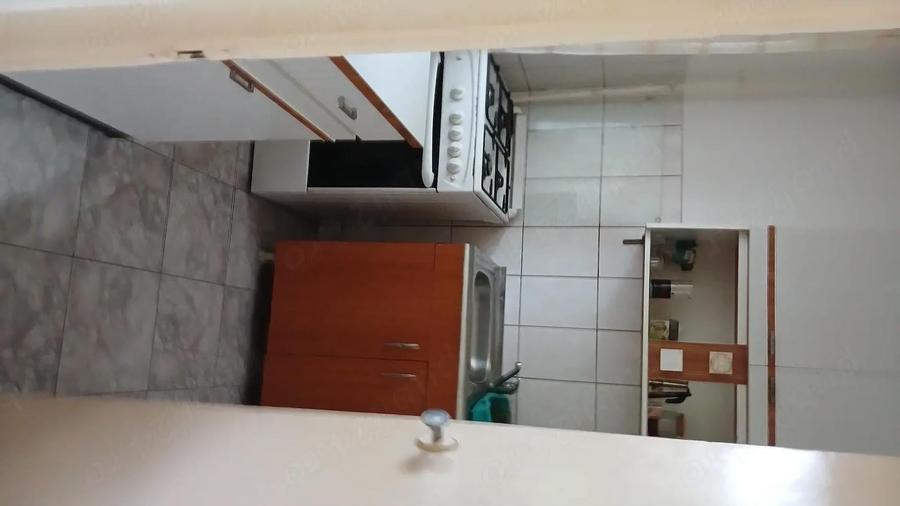 Bd.Regele Mihai I, zona liceului E.Racovita, garsoniera confort1 de vanzare, pret neg. - 5