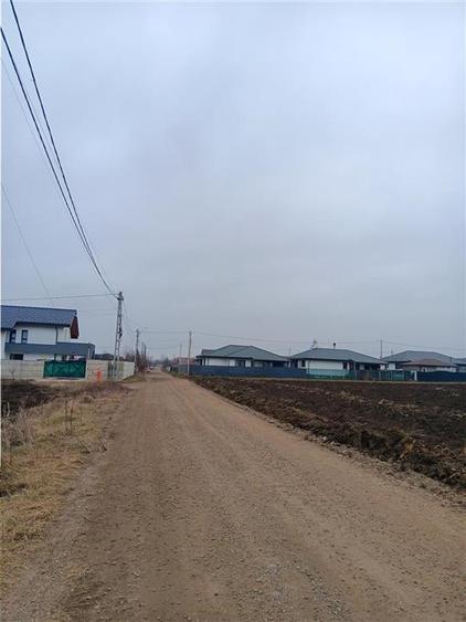 Aroneanu teren 8503 deschidere la doua strazi utilitati la ambele capete s-a dem - 3