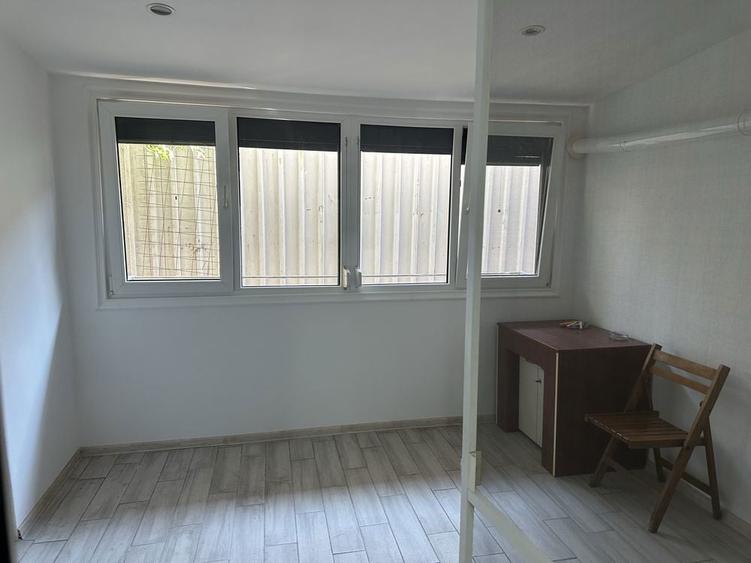 Inchiriez garsoniera in Buzau Cartier Posta . Sunt 2 camere plus baie , bucatarie si centrala termica - 2