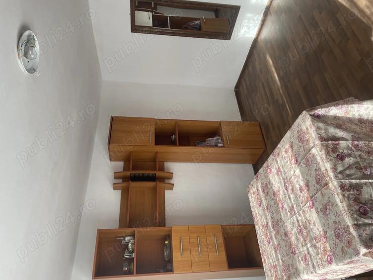 Vand casa in Ciugudul de Sus . Pentru mai multe detalii , va rog sa ma contacta?i in privat - 8