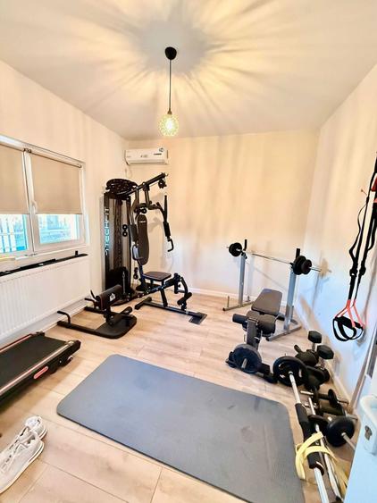 Casa / Vila 205 mp, 5 camere cu bai proprii, curte, Eforie Nord - 4