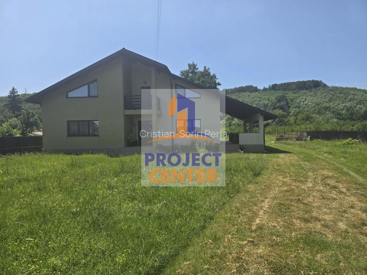 Vila moderna  - Poiana Lacului