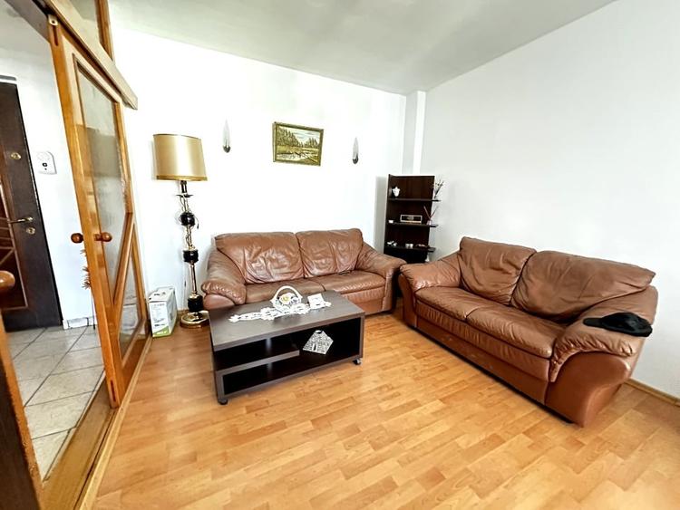 Apartament cu 3 camere decomandat în Ampoi 3