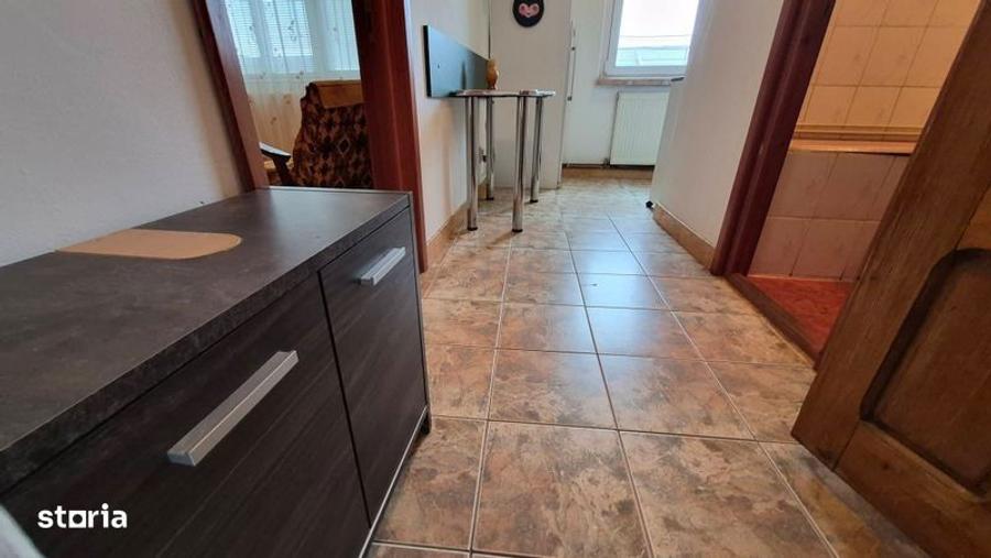 Garsoniera cu o camera confort 1 cu balcon mare si mobilata . - 8