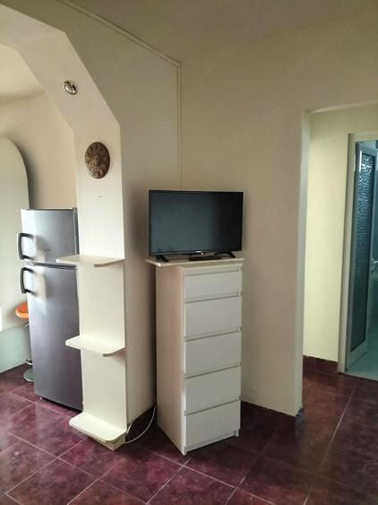 Inchiriez apartament doua camere ,zona centrala in spate la teatru inArad - 1