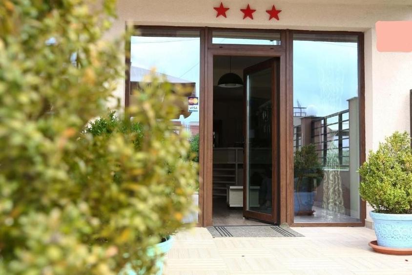 HOTEL 3 STELE, 5 NIVELE, MAMAIA NORD KM 0 ZONA ALEZZI - 3