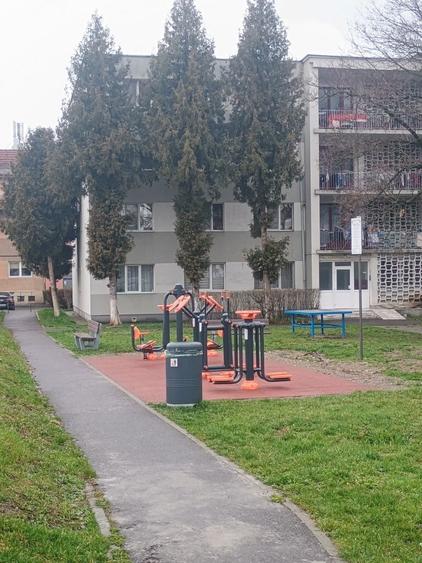 Prima inchiriere; Carpatilor, Metrom, boxa,vedere Tampa - 2