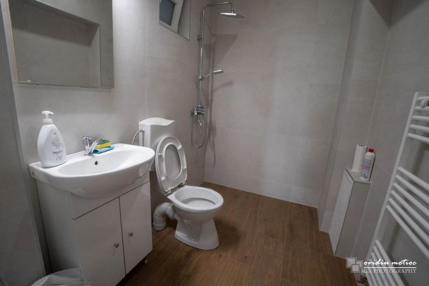 Spatiu comercial cu vitrina, ultracentral - 12