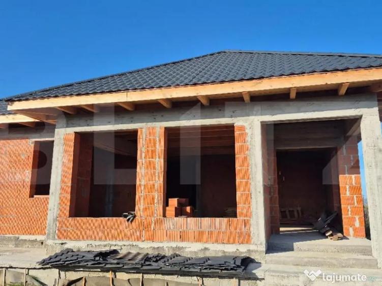 Casa la rosu, 4 camere, 145,31 mp utili, 715 mp teren, zona - 10