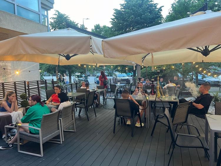 Cafenea pub central Bacau - 3