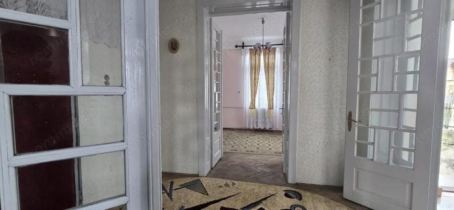 Casa/Vila 6 Camere | Zona Primariei | Targovi?te | P+1 | 218 mp | 320.000 - 14
