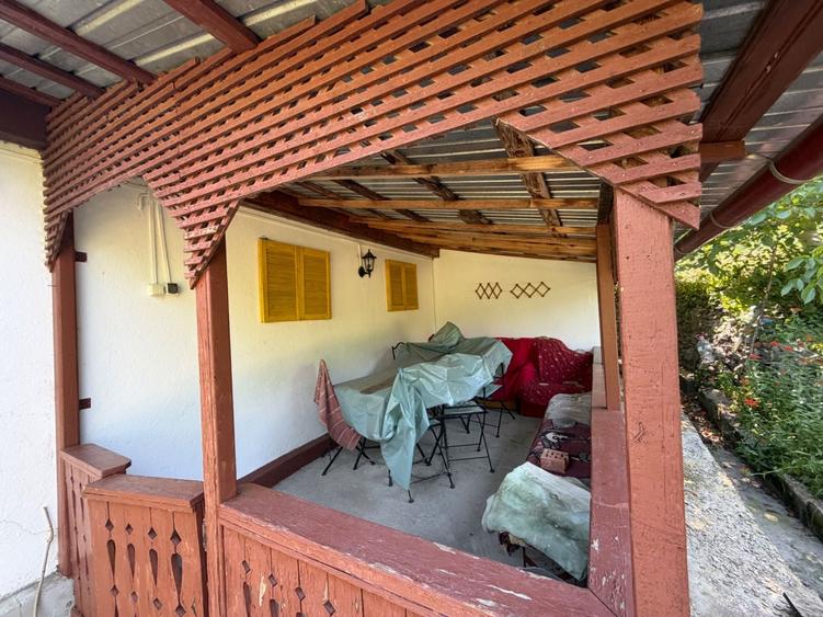 Casă cu 3 camere în Murgești