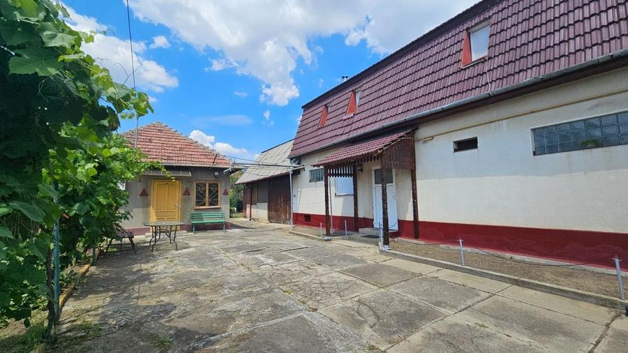 Casă cu 4 camere în Pârneava