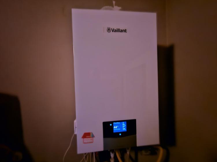 Două case individuale, P+M, construcții 2002/2007, în Giroc, comision 0% - 24