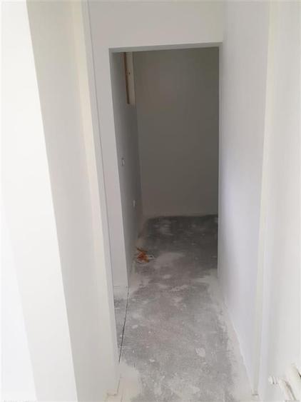 Spatiu comercial la vanzare in Rogerius zona Lacul Rosu - 5