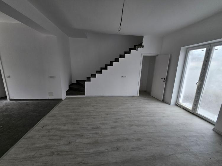 Vila in triplex, 3camer3 si mansardă 40mp cu scara si placa de beton/TVA INCLUS - 6