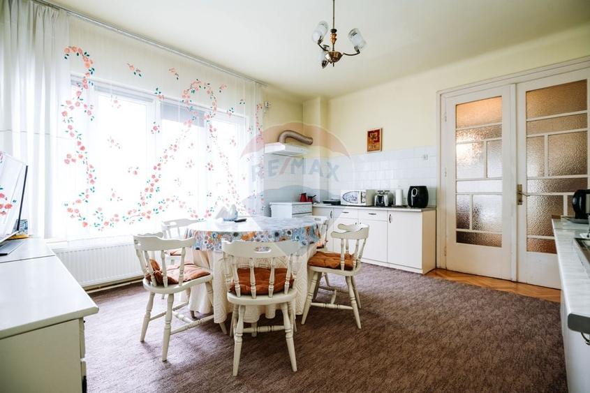 Apartament spatios cu gradina proprie intr-o vila interbelica renovata - 23