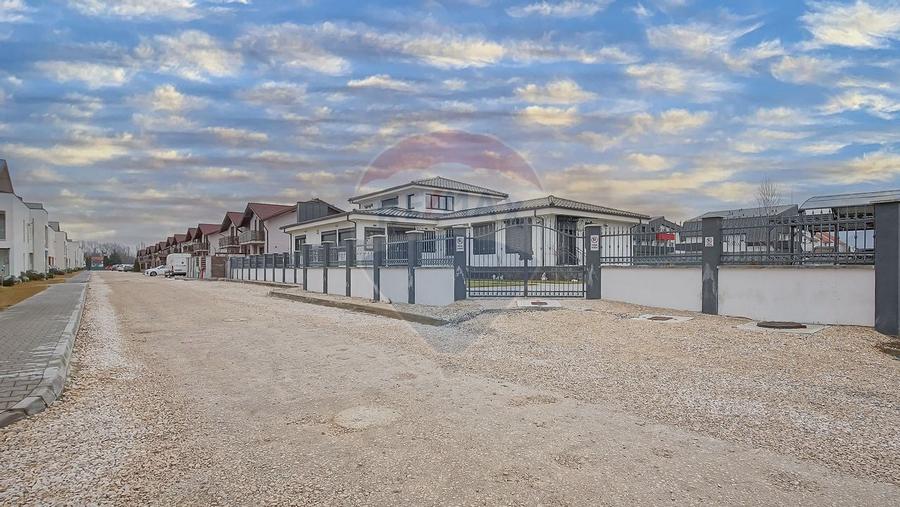 Casă premium cu 270 mp utili, 7 camere ,curte generoasă în Bartolomeu - 42