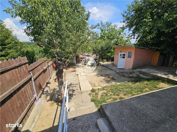 Casa 4 camere , 260 mp teren ,zona Ticau - Iasi - 1