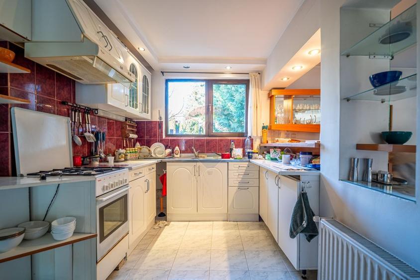 Vila cu 5 camere Sinaia, zonă liniștită, aproape de centrul statiunii - 8